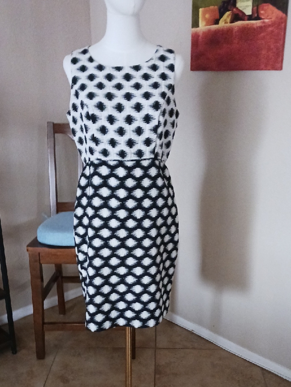 Ann Taylor Black and Cream Sleeveless Patterned Sheath Dress